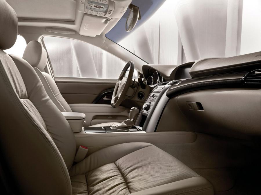 Интерьер Acura RL 2008 года  (фото 27 из 85)